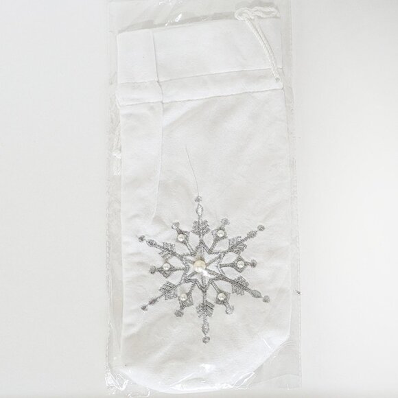 Silver Snowflake Gift Bag for Wine & other bottles - Picture 8 of 8
